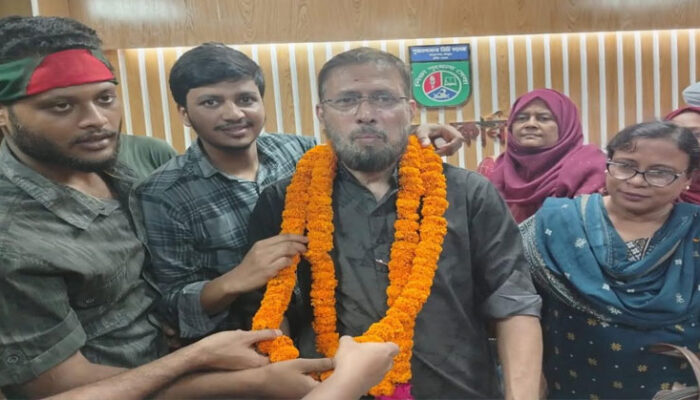 চাঁদপুর পুরান বাজার ডিগ্রি কলেজ স্বৈরাচার মুক্ত করলো ছাত্ররা