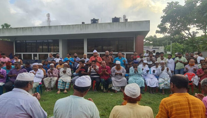 গজরায় কোটা সংস্কার আন্দোলনে শহীদদের স্মরণে মিলাদ মাহফিল ও দোয়া 