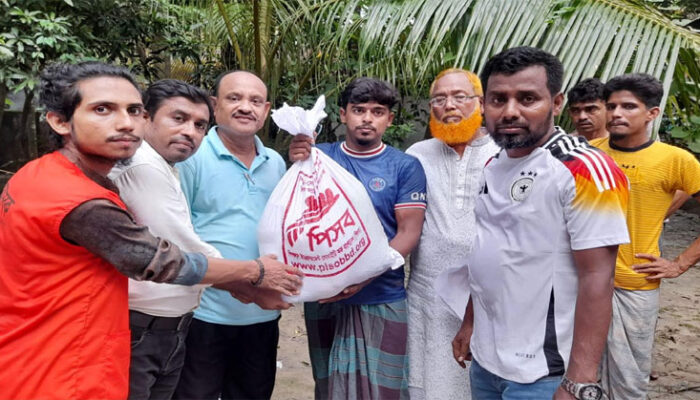 পিপলস ইমপ্রুভমেন্ট সোসাইটি অব বাংলাদেশ’র উপহার সামগ্রী বিতরণ