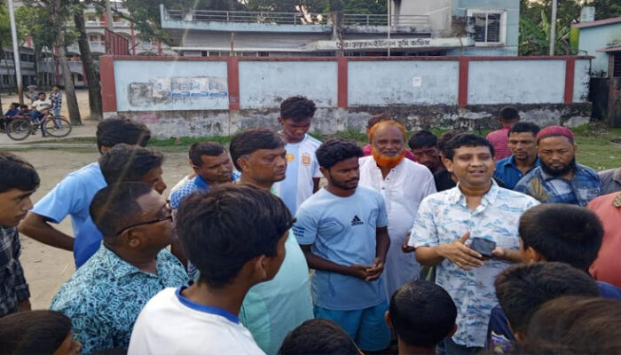 শাহরাস্তিতে বাজার পরিদর্শনে পৌর প্রশাসক মোস্তাফিজুর রহমান