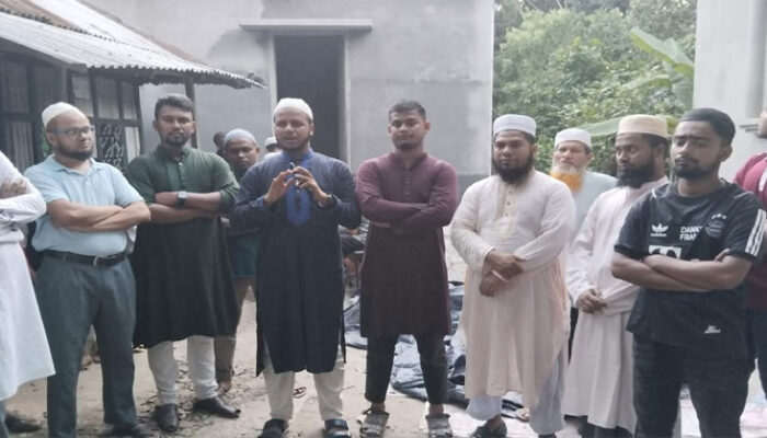 শাহরাস্তিতে কালীবাড়ি বাজার ব্যবসায়ী তারেকুল ইসলাম পাটোয়ারীর পিতার মৃত্যুবার্ষিকী পালন