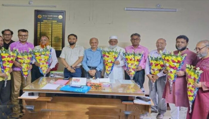 চাঁদপুর সরকারি কলেজের ৮ জন বিসিএস ক্যাডার কর্মকর্তার প্রফেসর পদে পদোন্নতি লাভ