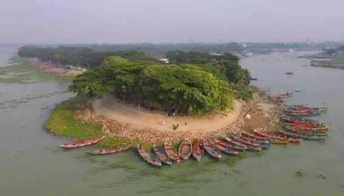 চাঁদপুর তিন নদীর মোহনাকে পর্যটন নগরী হিসেবে গড়ে তোলার আহ্বান ডিসির