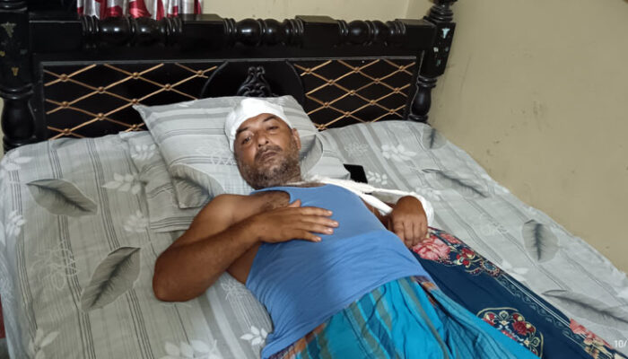 ফরিদগঞ্জে মাদক বিক্রি ও সেবনে বাধা দেওয়ায় কুপিয়ে আহত