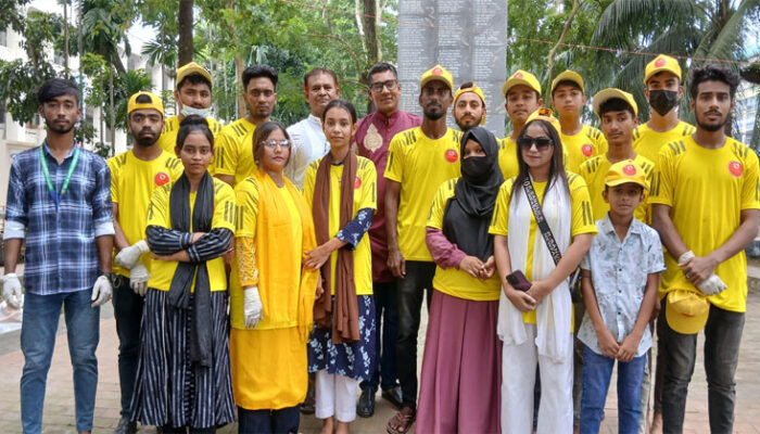 চাঁদপুরে নবজাগরণ গোল্ডেন ফাউন্ডেশনের পরিস্কার-পরিচ্ছন্নতা অভিযান