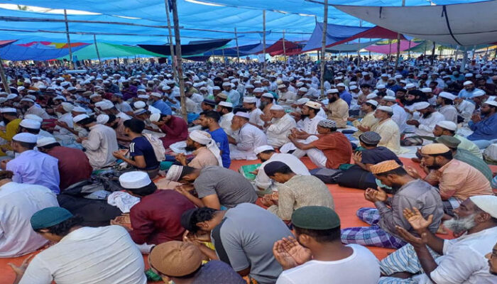 আমিন আমিন ধ্বনিতে মুখরিত চাঁদপুর ইজতেমা ময়দান