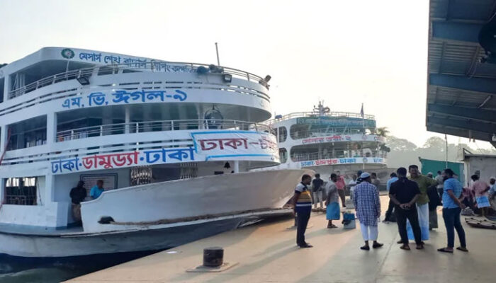 ঘূর্ণিঝড় দানা: চাঁদপুর থেকে সব রুটে লঞ্চ চলাচল বন্ধ