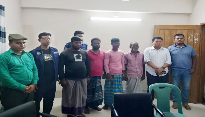 মতলব উত্তরে ইলিশ রক্ষা অভিযানে ৫ জনের কারাদণ্ড