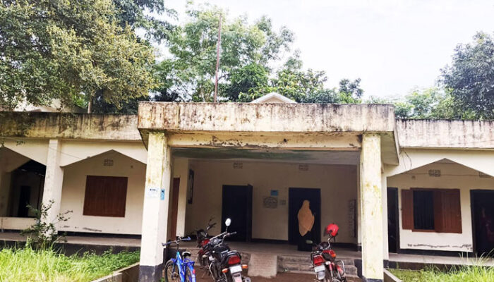 ফরিদগঞ্জে কর্মদিবসে ইউপি কার্যালয়ে উড়ে না জাতীয় পতাকা