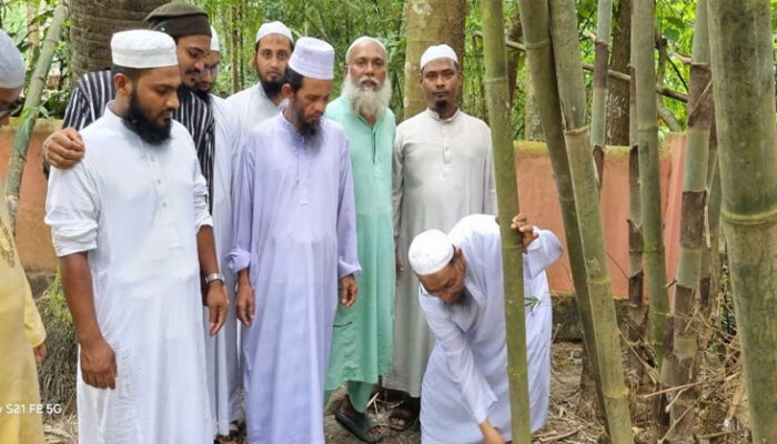 চরমোনাই’র নমুনায় মাহফিলের বাঁশ কালেকশন আনুষ্ঠানিক উদ্বোধন