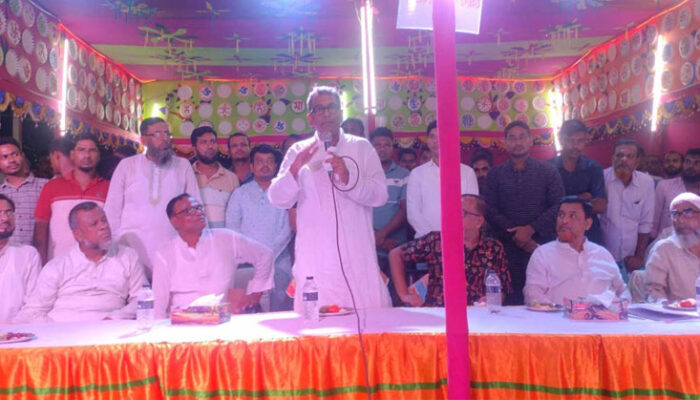 হাইমচরে শ্রী শ্রী দুর্গা পুজা উপলক্ষে জেলা বিএনপির সভাপতির পরিদর্শন