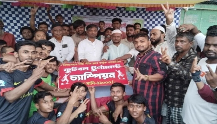 শাহরাস্তিতে নিউ স্টার ক্লাব আয়োজিত ফুটবল টুর্নামেন্টের ফাইনাল অনুষ্ঠিত