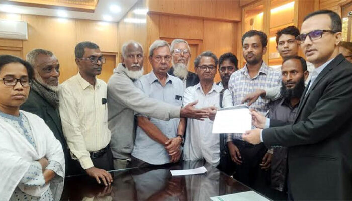 নদী ও খাল খননসহ ৫ দফা দাবিতে পরিবেশ উপদেষ্টার কাছে স্মারকলিপি