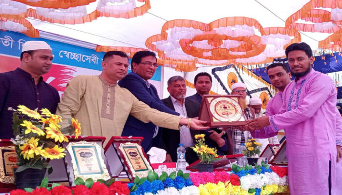 মনপুরা স্বপ্নের ছোঁয়া যুব সংঘের আয়োজনে স্বেচ্ছাসেবী সংগঠন,কৃতী শিক্ষার্থী ও গুনিজনদেরকে সংবর্ধনা
