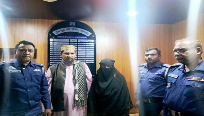 লঞ্চ থেকে নদীতে পরে যাওয়া নারীকে উদ্ধার করলো চাঁদপুর নৌ পুলিশ