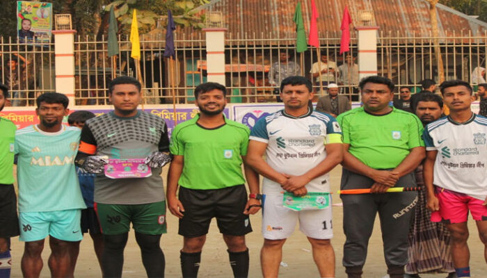 রাড়া ফুটবল প্রিমিয়ার লীগ-তরুণ ও বয়স্কদের মিলনমেলায় পরিণত