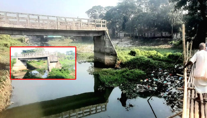 মতলবে সড়ক ছাড়াই দাঁড়িয়ে আছে ৬৮ লাখ টাকার সেতু!