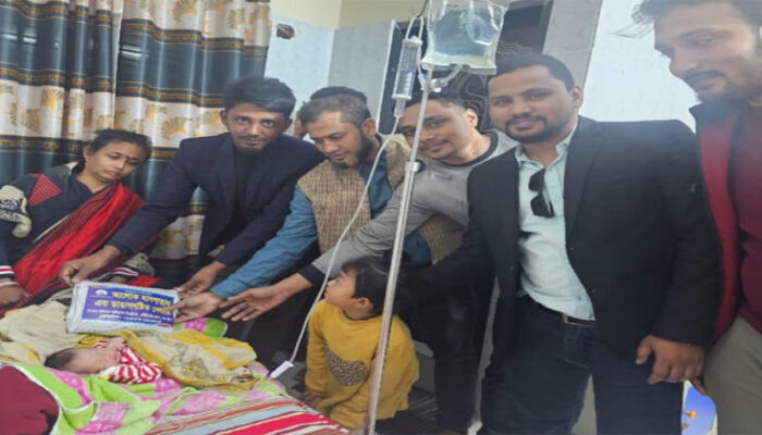 চাঁদপুরে বিজয় দিবসে জন্ম নেয়া নবজাতকদের উপহার প্রদান