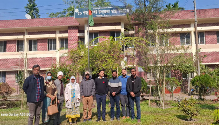 শাহরাস্তিতে আন্তঃক্যাডার বৈষম্য নিরসনে স্বাস্থ্য বিসিএস ক্যাডারদের কলম বিরতি
