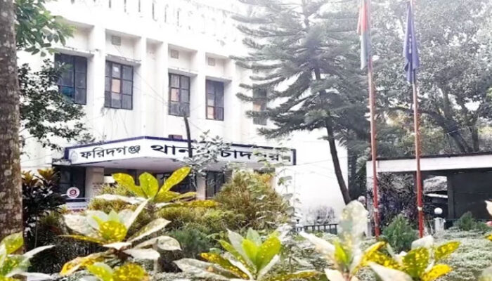 ফরিদগঞ্জে মানিক শর্মার আ ত্ম হ ত্যা 