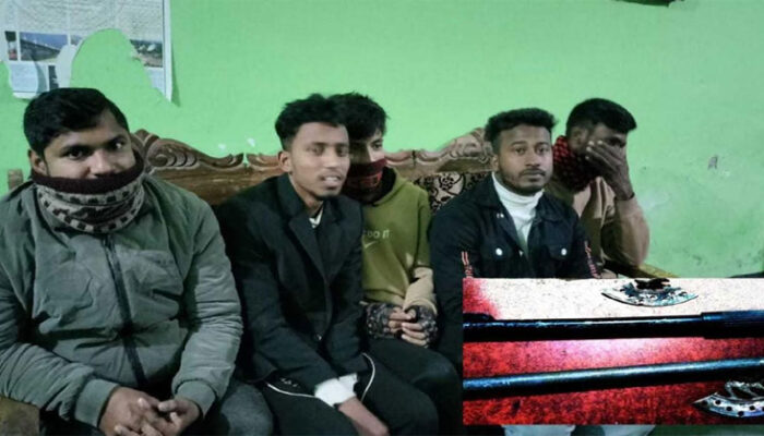 মতলব উত্তরে সমন্বয়ক পরিচয়ে চাঁদা দাবি, আটক ৫