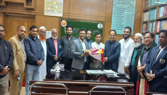 চীফ জুডিশিয়াল ম্যাজিস্ট্রেটের সাথে চাঁদপুর প্রেসক্লাবের সৌজন্য সাক্ষাৎ