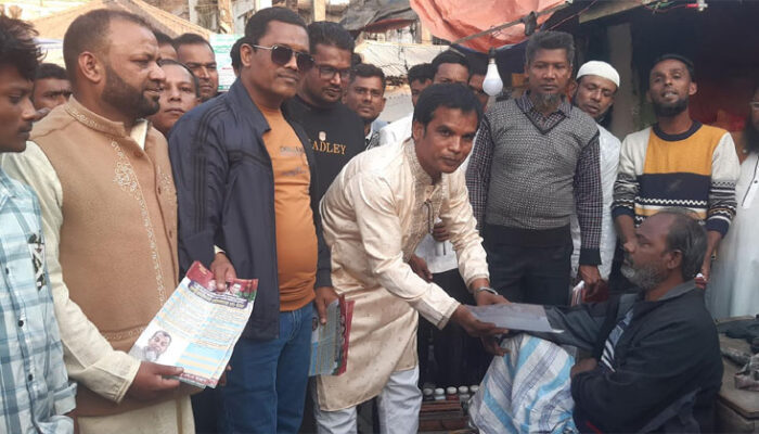 বিএনপির ৩১ দফার সমর্থনে ফরিদগঞ্জ পৌর যুবদলের লিফলেট বিতরন