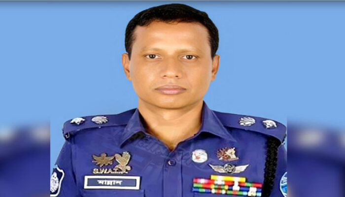 কুমিল্লার সাবেক পুলিশ সুপার মান্নান নীলফামারীতে আটক