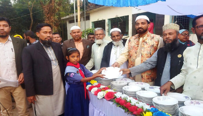 শাহমাহমুদপুরে জাতীয় প্রাথমিক শিক্ষা পদক প্রতিযোগিতার পুরস্কার বিতরণ