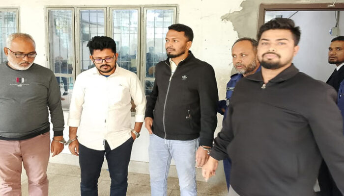 হাজীগঞ্জে শ্রমিকলীগ ও ছাত্রলীগের ৫ নেতকর্মীকে জেল হাজতে প্রেরণ
