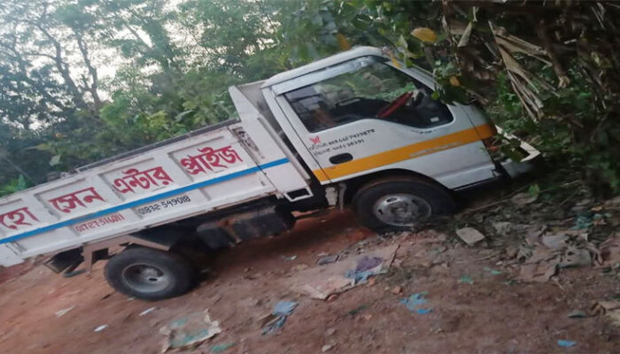 শাহরাস্তিতে তানভীরের ফুটবল খেলার স্বপ্ন ভঙ্গ করে প্রা ণ নিল ট্রাক !