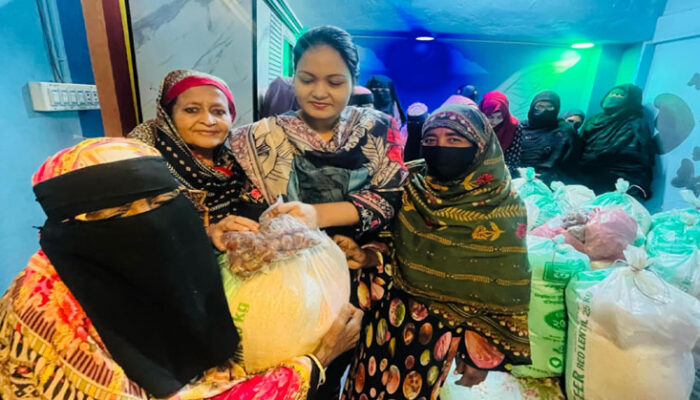 অসহায়দের মাঝে রোজার আনন্দ বিতরন করলো বিজয়ী