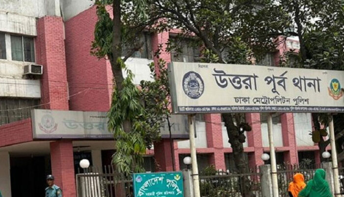 ৩ জনকে ছাড়িয়ে নিতে থানায় হামলা বৈষম্যবিরোধী শিক্ষার্থীদের