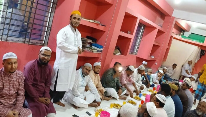 মতলব দক্ষিণে সাবেক ছাত্রনেতা জামান কাজীর উদ্যোগে ইফতার মাহফিল