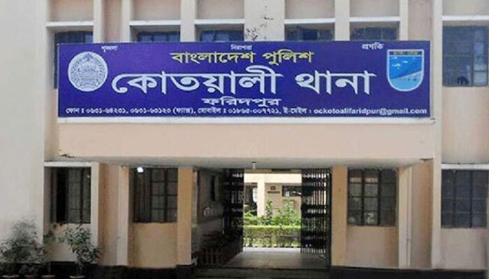ঘোরানোর কথা বলে সাড়ে ৪ বছরের শিশুকে ধ র্ষ ণ