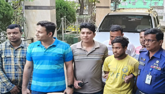 কক্সবাজারে মার্কিন তরুণীকে শ্লীলতাহানি, ধরা খেলেন ‘চুইল্যা’ তারেক