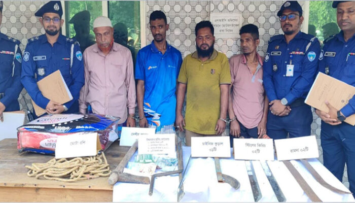 কুমিল্লা-চাঁদপুরে আন্তঃজেলা ডাকাত দলের ৪ সদস্য গ্রেপ্তার