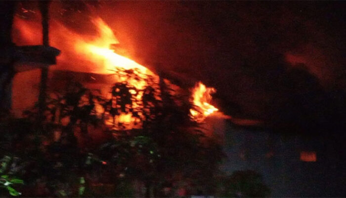 ফরিদগঞ্জে অগ্নিকাণ্ডে দু’টি ঘর ভস্মীভূত