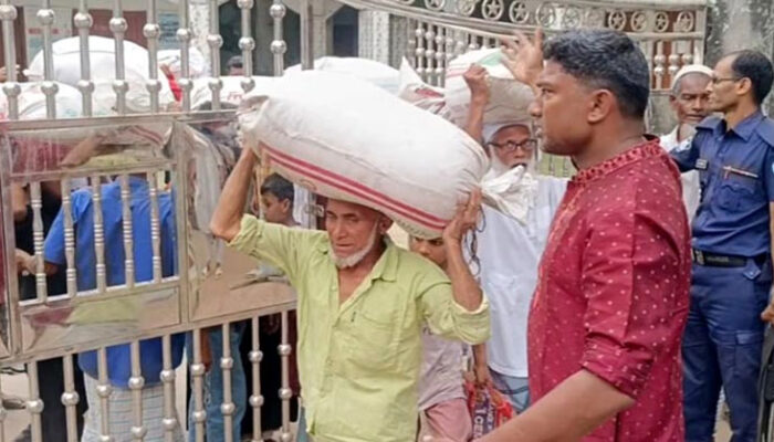 চাঁদপুরে জেলেদের চাল বিতরণ নিয়ে বিএনপির দুই গ্রুপের সংঘর্ষ, আহত ১৫