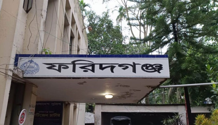 ফরিদগঞ্জে অষ্টম শ্রেণীর ছাত্রীর আ ত্ম হ ত্যা