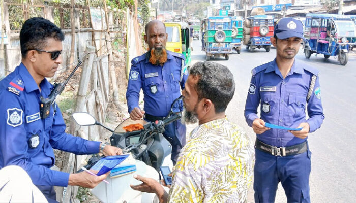 চাঁদপুরে ট্রাফিক পুলিশের অভিযান অব্যাহত