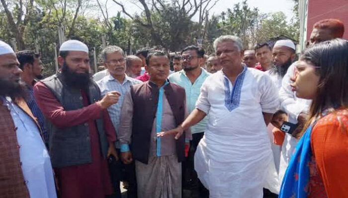আলগীতে অগ্নিতে ক্ষতিগ্রস্তদের পাশে ইসলামী আন্দোলন