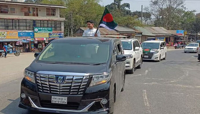 উড়োজাহাজ চড়ে সৈয়দপুরে নেমে শতাধিক গাড়ি বহর নিয়ে সারজিসের শোডাউন