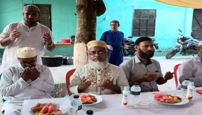 রুপালী চাঁদপুরের উদ্যোগে ঈদ সামগ্রী বিতরন ও ইফতার মাহফিল