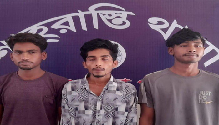 শাহরাস্তিতে দুটি চুরির ঘটনায় ৩ চোর আটক