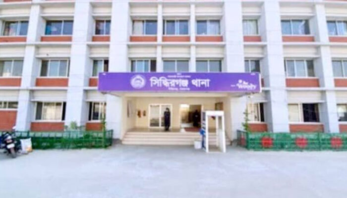 স্বামীর বিশেষ অঙ্গ কেটে স্ত্রী অর্থ ও স্বর্ণালংকার নিয়ে উধাও প্রেমিকের সাথে