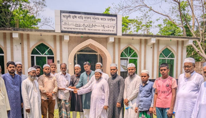 হিন্দু তরুনীর বিয়েতে নগদ অর্থ সহায়তা দিল জামায়াতে ইসলামী হাজীগঞ্জ