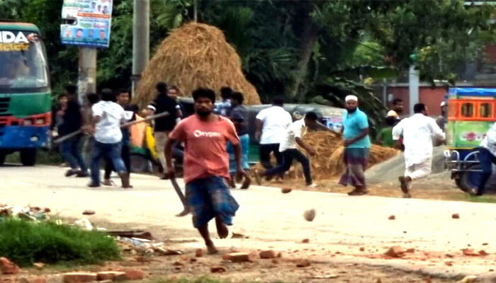 ফরিদগঞ্জে বাজার ইজারা নিয়ে দুই পক্ষের সংঘর্ষ