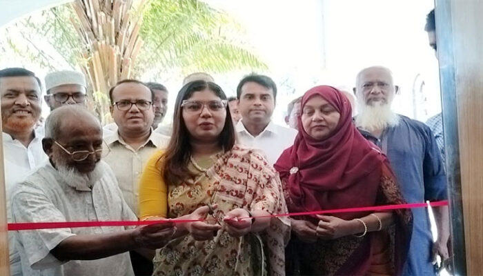 হাইমচরে উপজেলা পরিষদের নতুন সম্মেলন কক্ষের উদ্বোধন