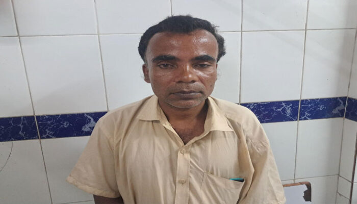 একটু সহায়তা পেলেই পরিবার নিয়ে ঘুড়ে দাঁড়াতে পারবে সেন্টু গাজী